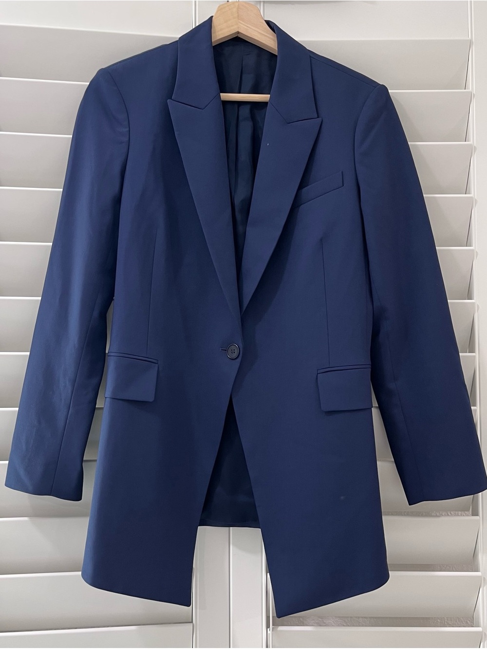 Theory Etiennette B Blue Wool Blend Blazer Size 6 Tailored Peak Lapel